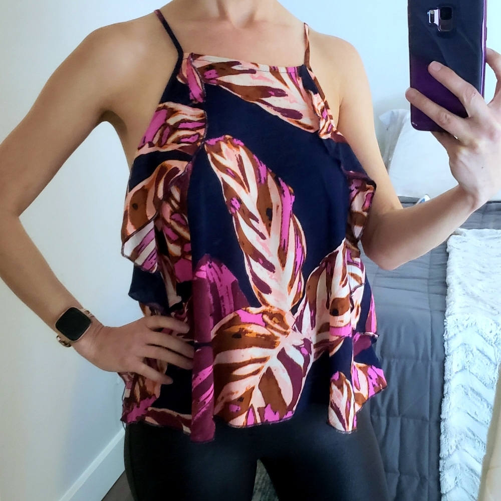 Tropical flowy tank